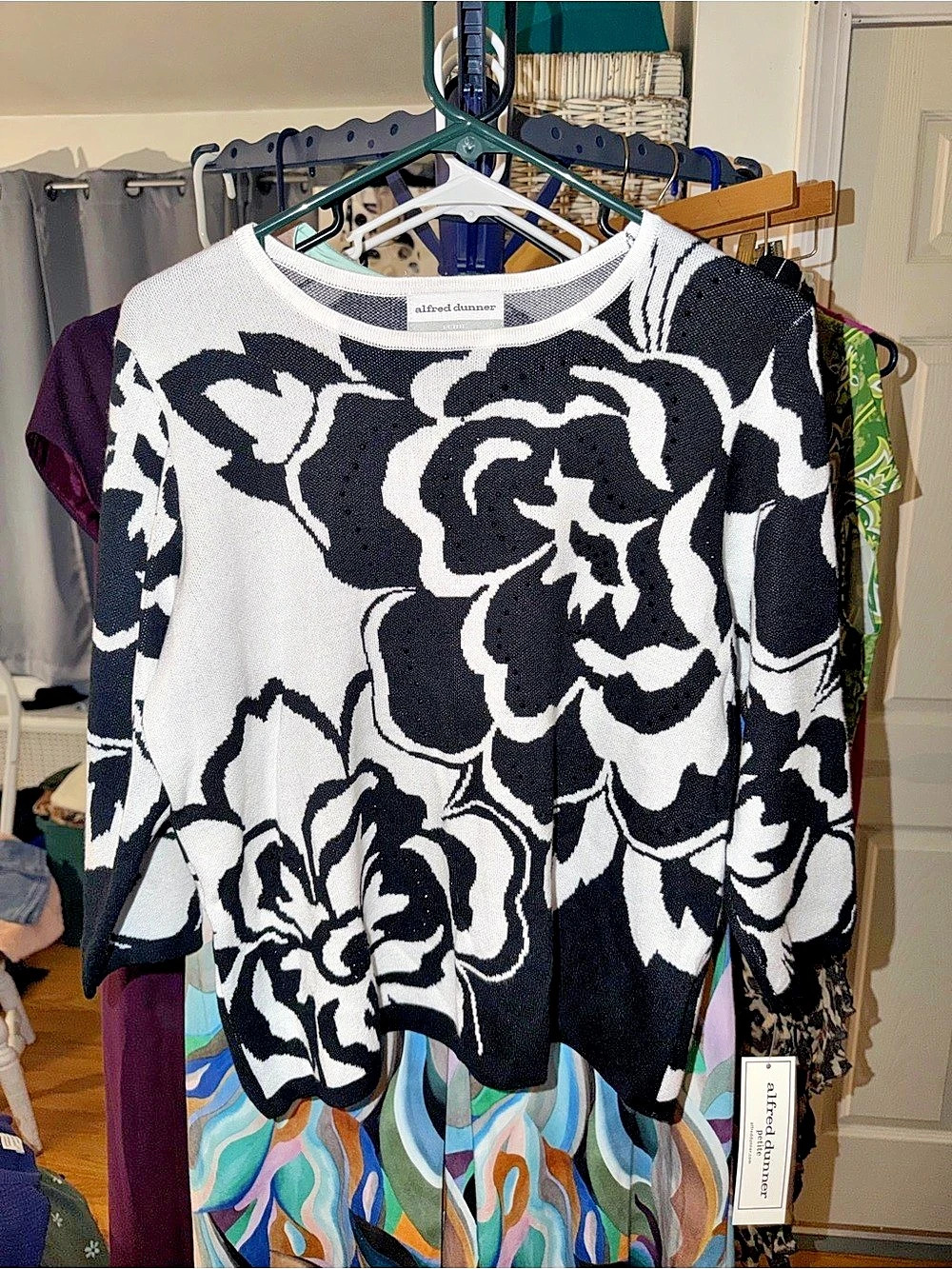 alfred dunner World Traveler Floral Sweater Black & White Medium NWT